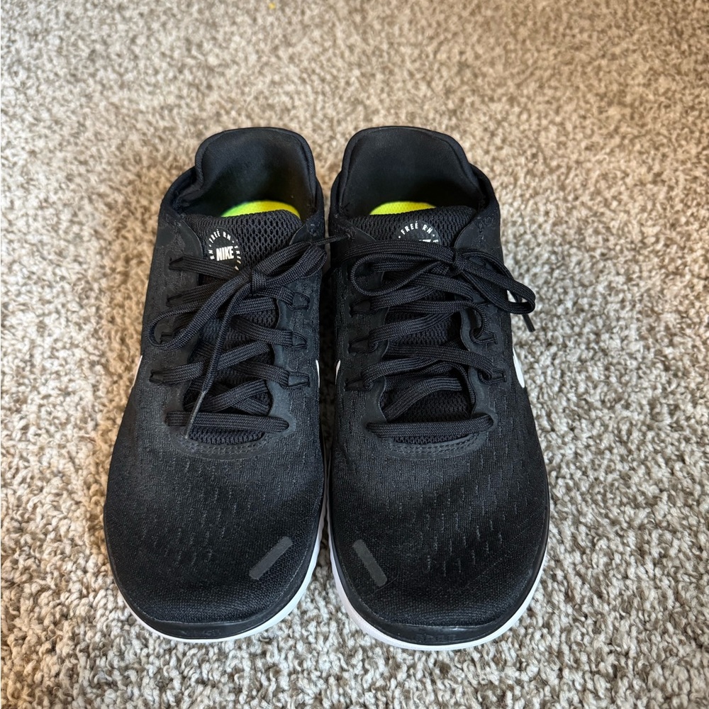VERY LIGHTLY WORN Nike Gymshoes
